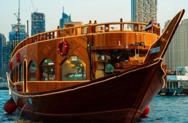 Premium Boat Dinner Dubai